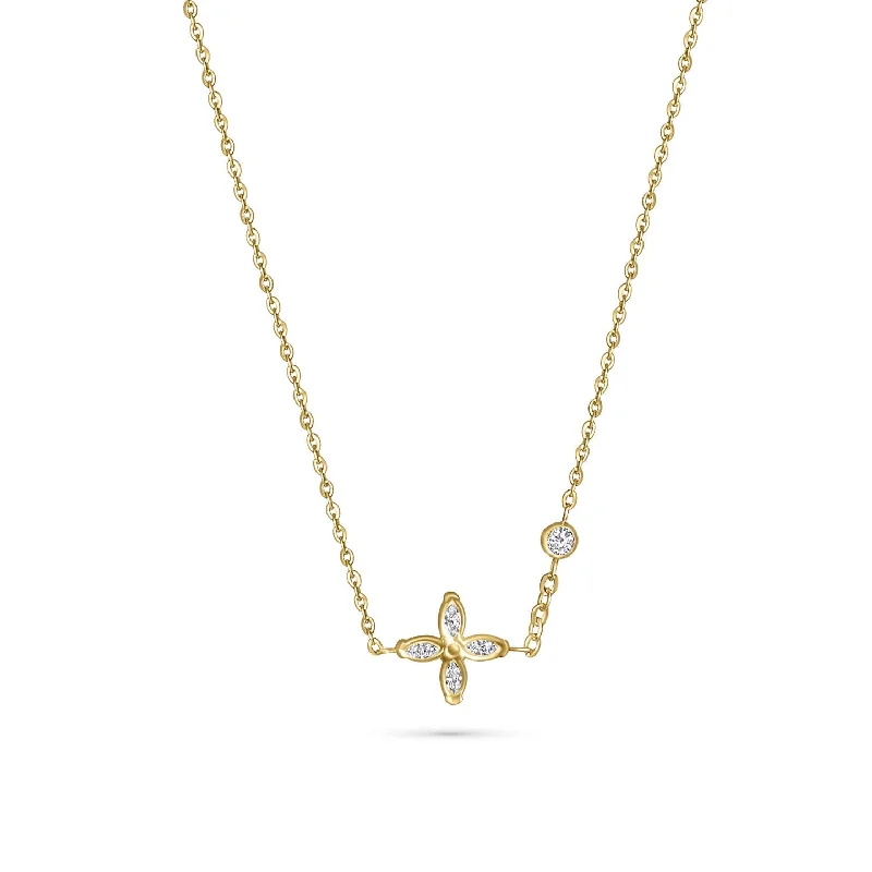 Sparkling Pendant Necklace-Diamond Clover Necklace