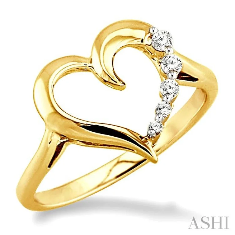 Rose Gold Wedding Ring-1/10 ctw Round Cut Diamond Journey Heart Ring in 14K Yellow Gold