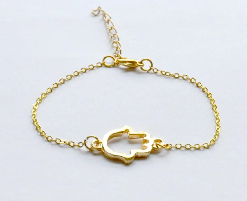 Men’s Stylish Bracelet-Gold chain bracelet with a gold plated Hamsa charm, evil eye protection, gift for her