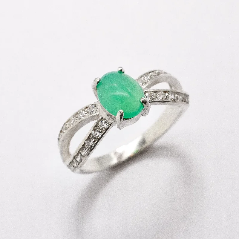 Simple Gold Wedding Band-Elegant Chrysoprase Ring - Green Promise Ring - Vintage Split Shank Ring