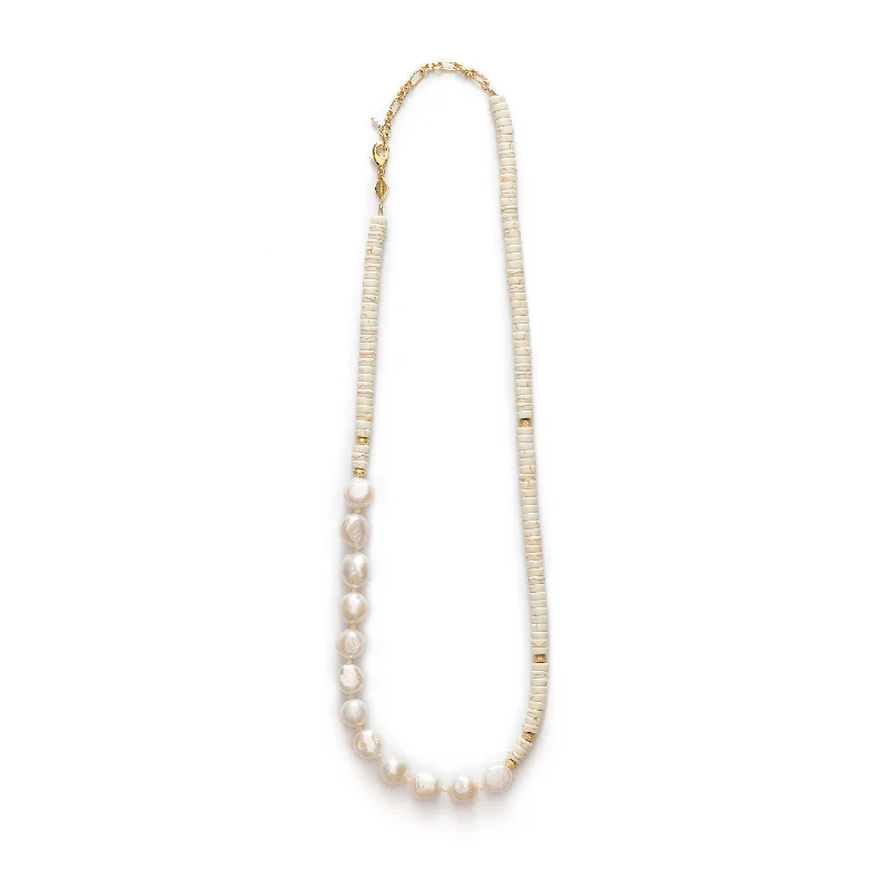 Modern Crystal Necklace-The Nomad Gold Plated Necklace w. Cream Beads & Pearls