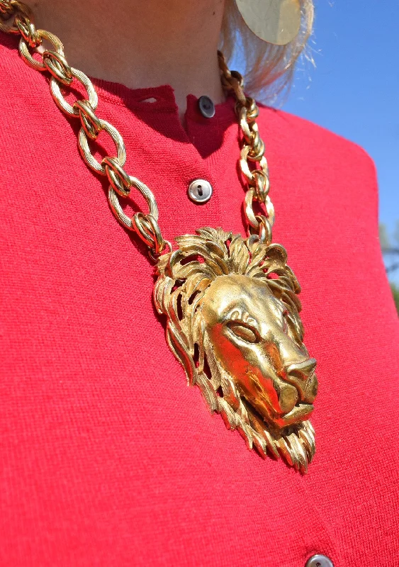 Designer Necklace for Special Occasions-Lion Pendant Necklace